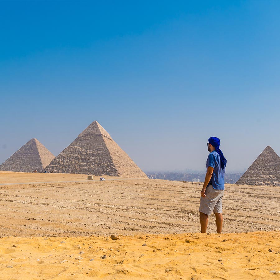 Famosas Pirámides de Guiza en Egipto, un icónico lugar que puedes conocer con Viajes Comfama