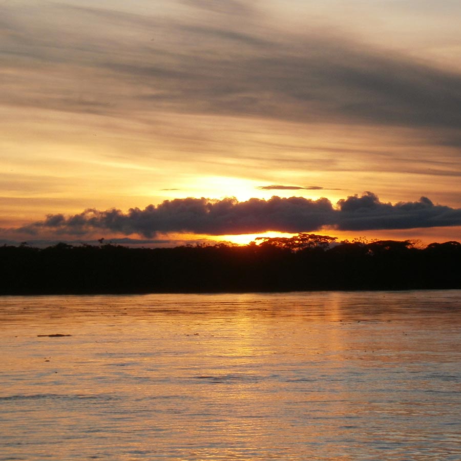 Río y vegetación exuberante en el departamento del Putumayo.