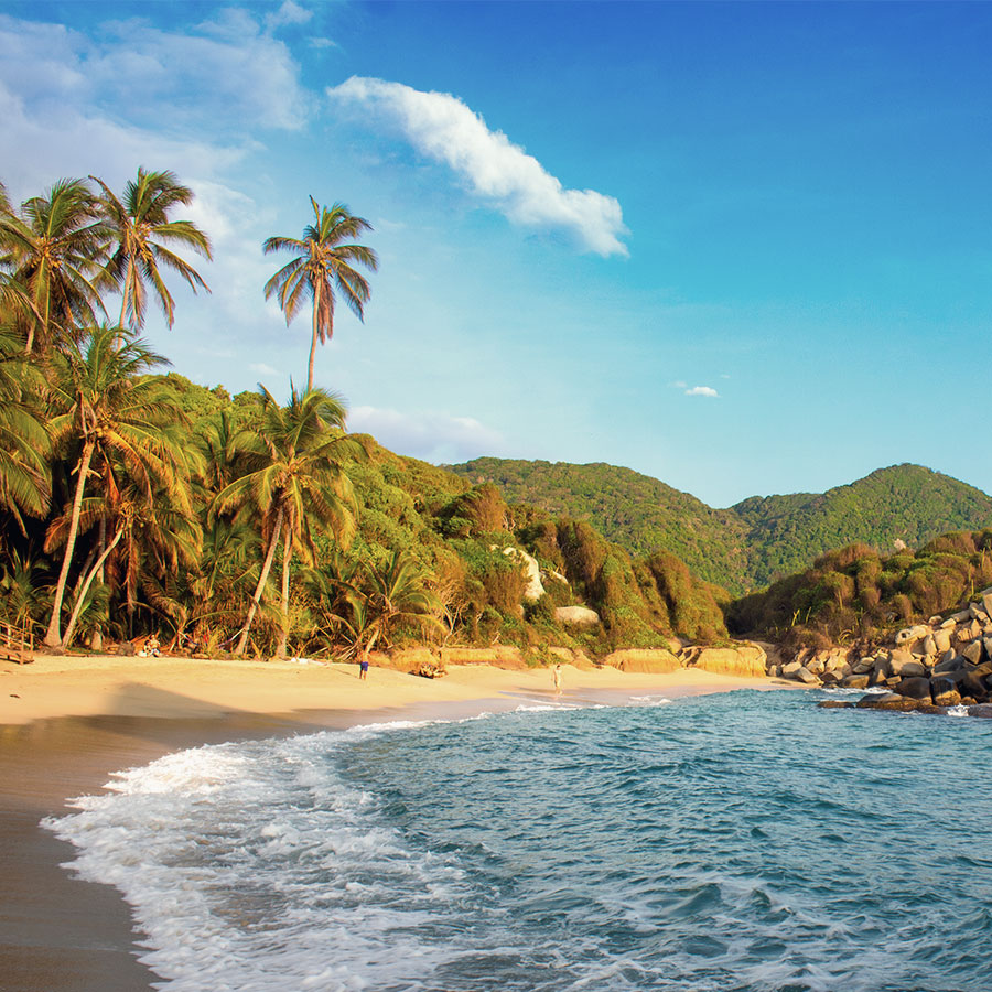 Atardecer sobre las formaciones rocosas de los cerros Pajarito, Mono y Mavicure.