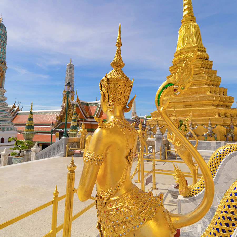 Templo del Buda de Esmeralda (Wat Phra Kaew) en el complejo del Gran Palacio en Bangkok. Visita Tailandia con Viajes Comfama
