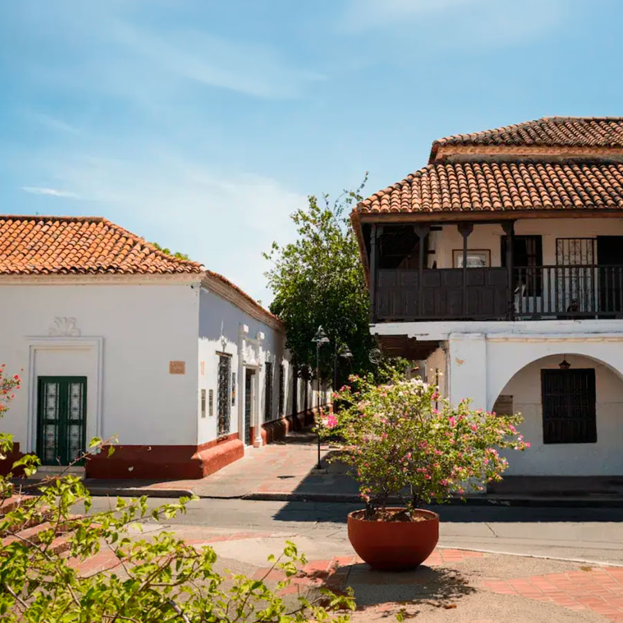Casa de la Aduana en Valledupar, Colombia. Conecta con la tradición vallenata con Viajes Comfama